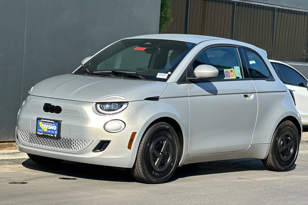 New 2025 FIAT 500 e image 8