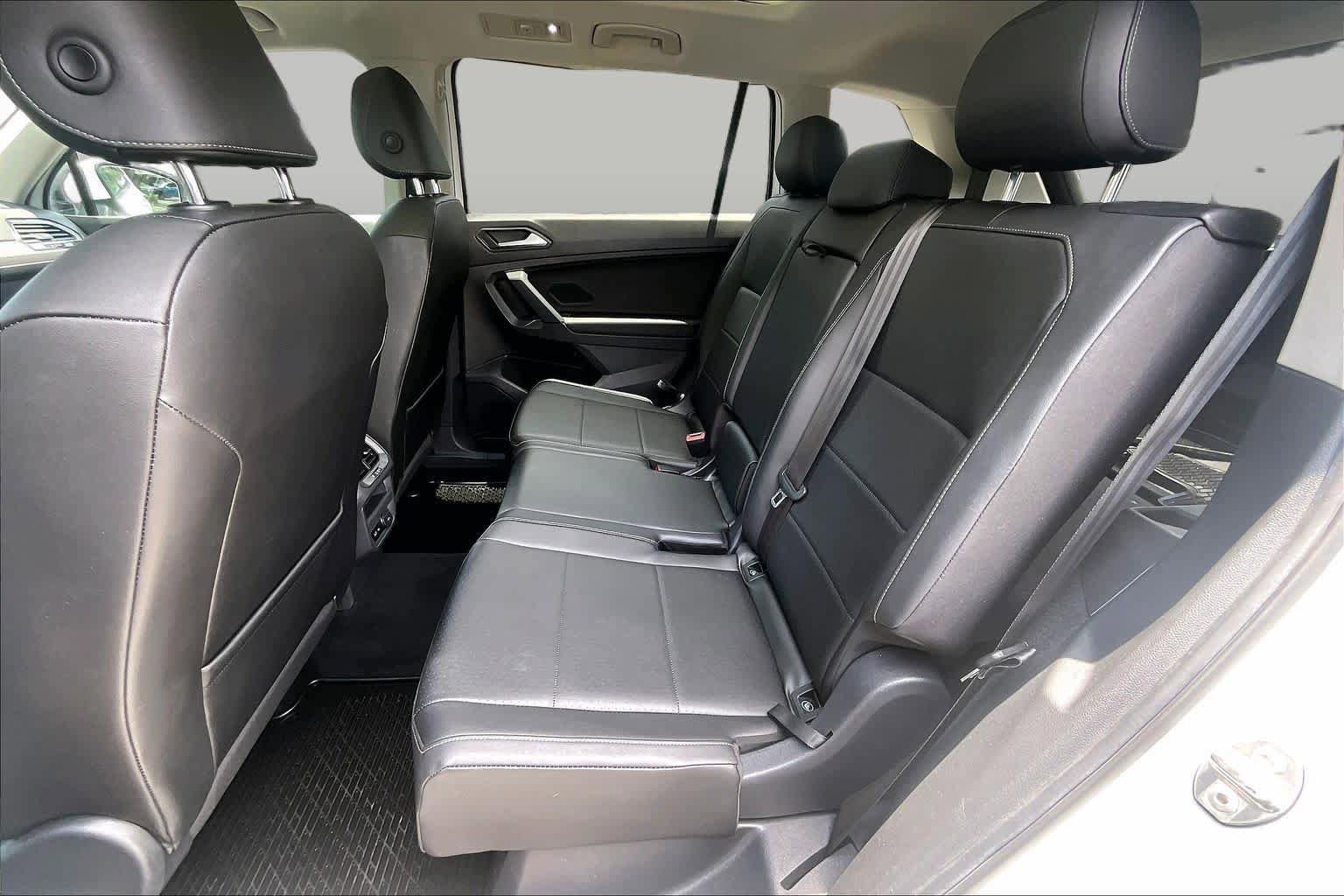 Used 2019 Volkswagen Tiguan SE w/ Panoramic Sunroof Package FWD image 21
