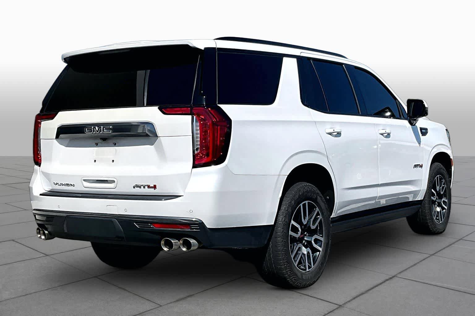 Used 2024 GMC Yukon AT4 w/ AT4 Premium Plus Package AWD/4WD image 12