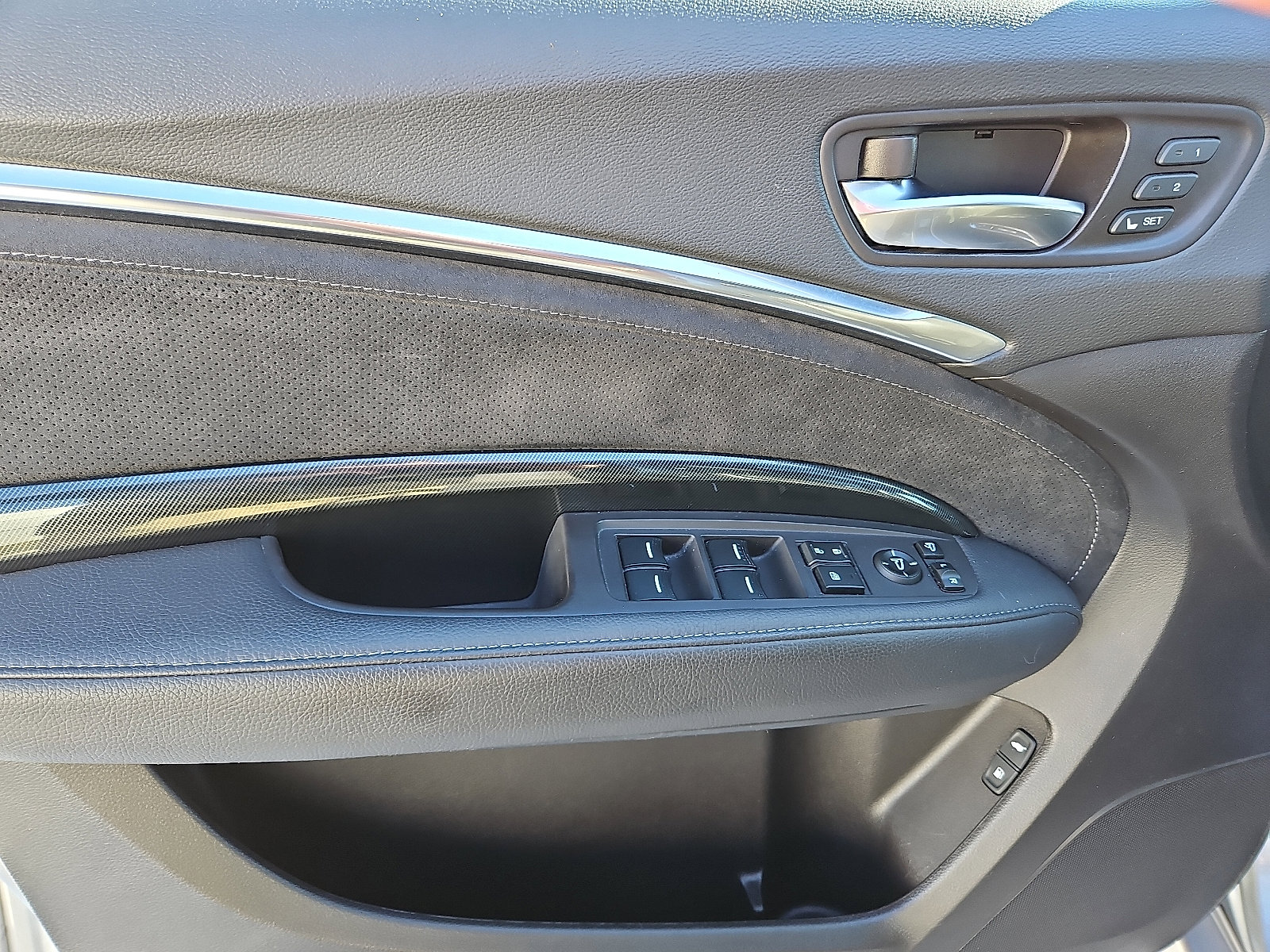 Used 2019 Acura MDX A-Spec image 12