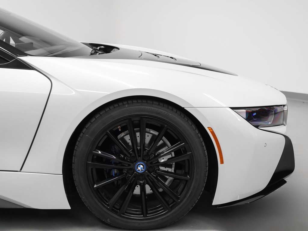 Used 2019 BMW i8 image 9