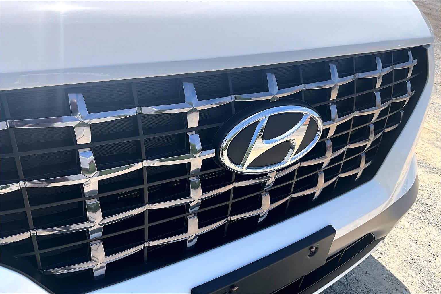 Used 2025 Hyundai Venue Limited FWD image 30