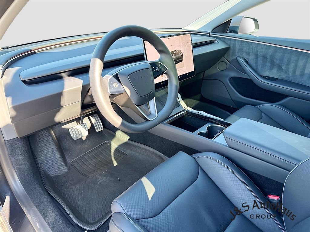 Used 2025 Tesla Model 3 Performance image 9