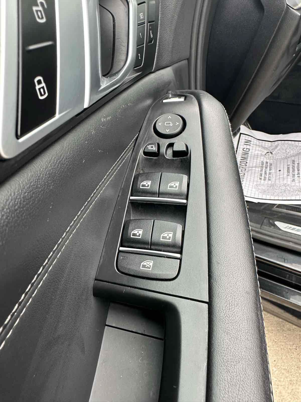Used 2022 BMW X5 M50i w/ Premium Package AWD/4WD image 31