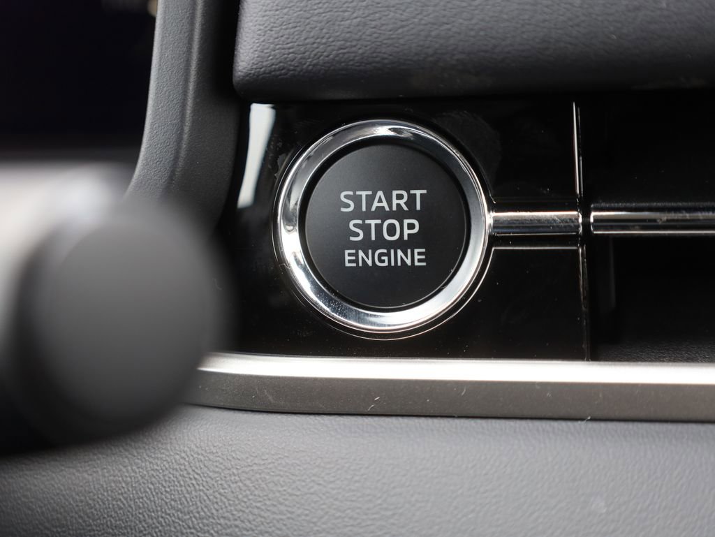 New 2025 Mitsubishi Outlander SE image 44