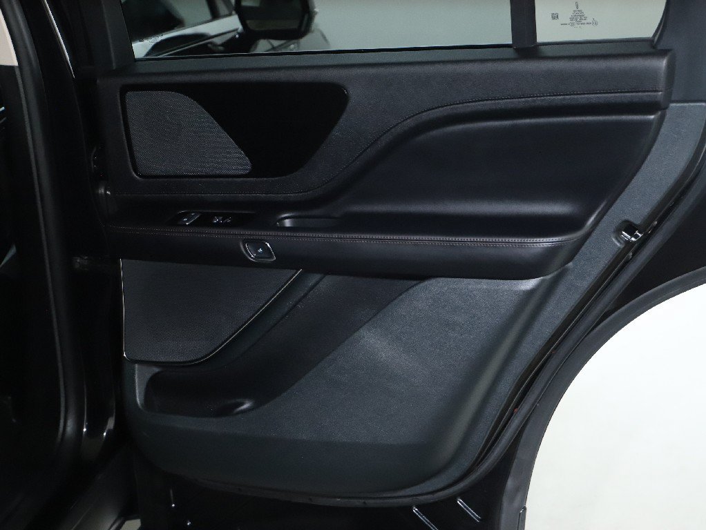 Used 2023 Lincoln Aviator AWD w/ Premium Package image 33