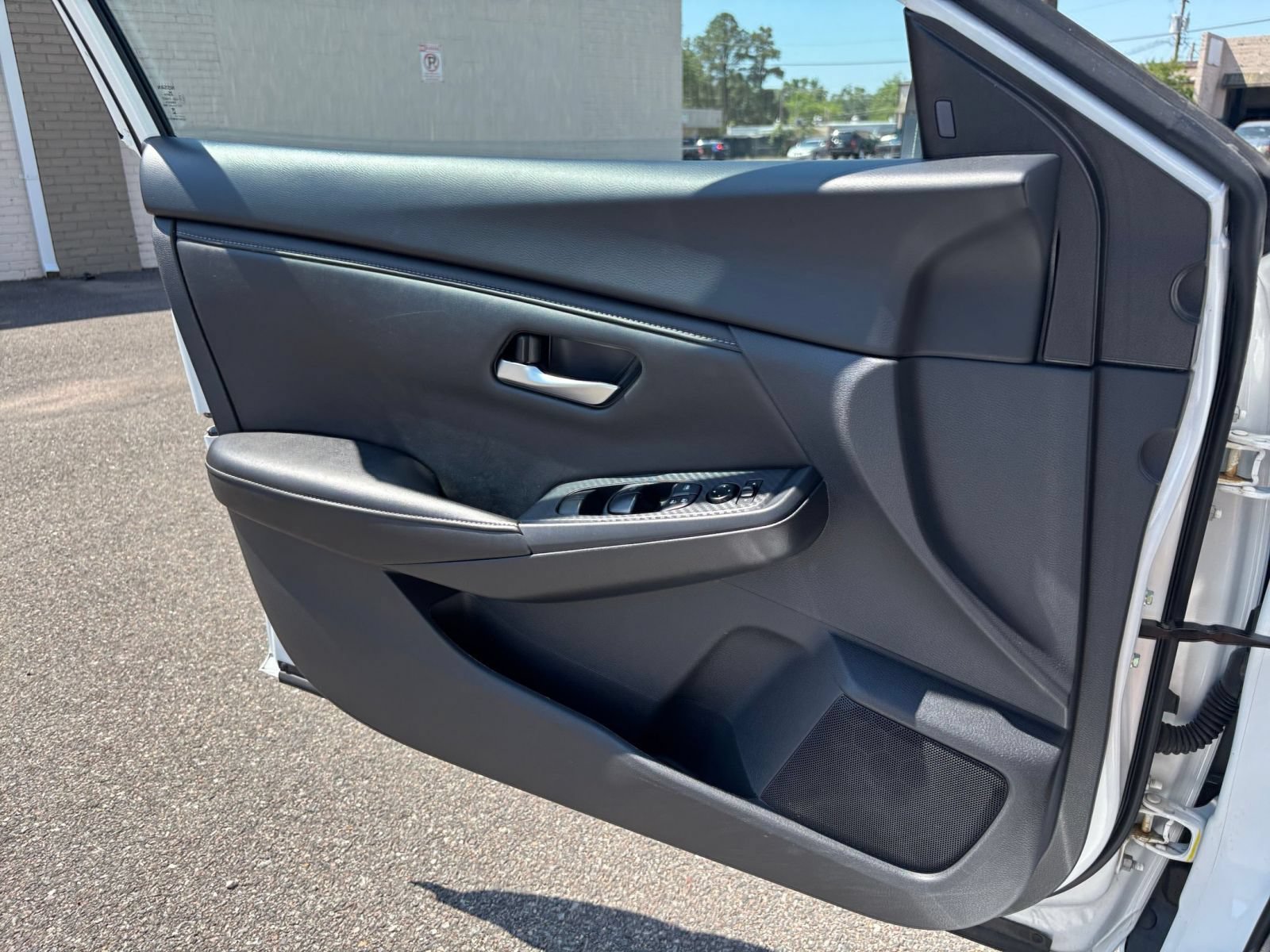 Used 2025 Nissan Sentra SV FWD image 15