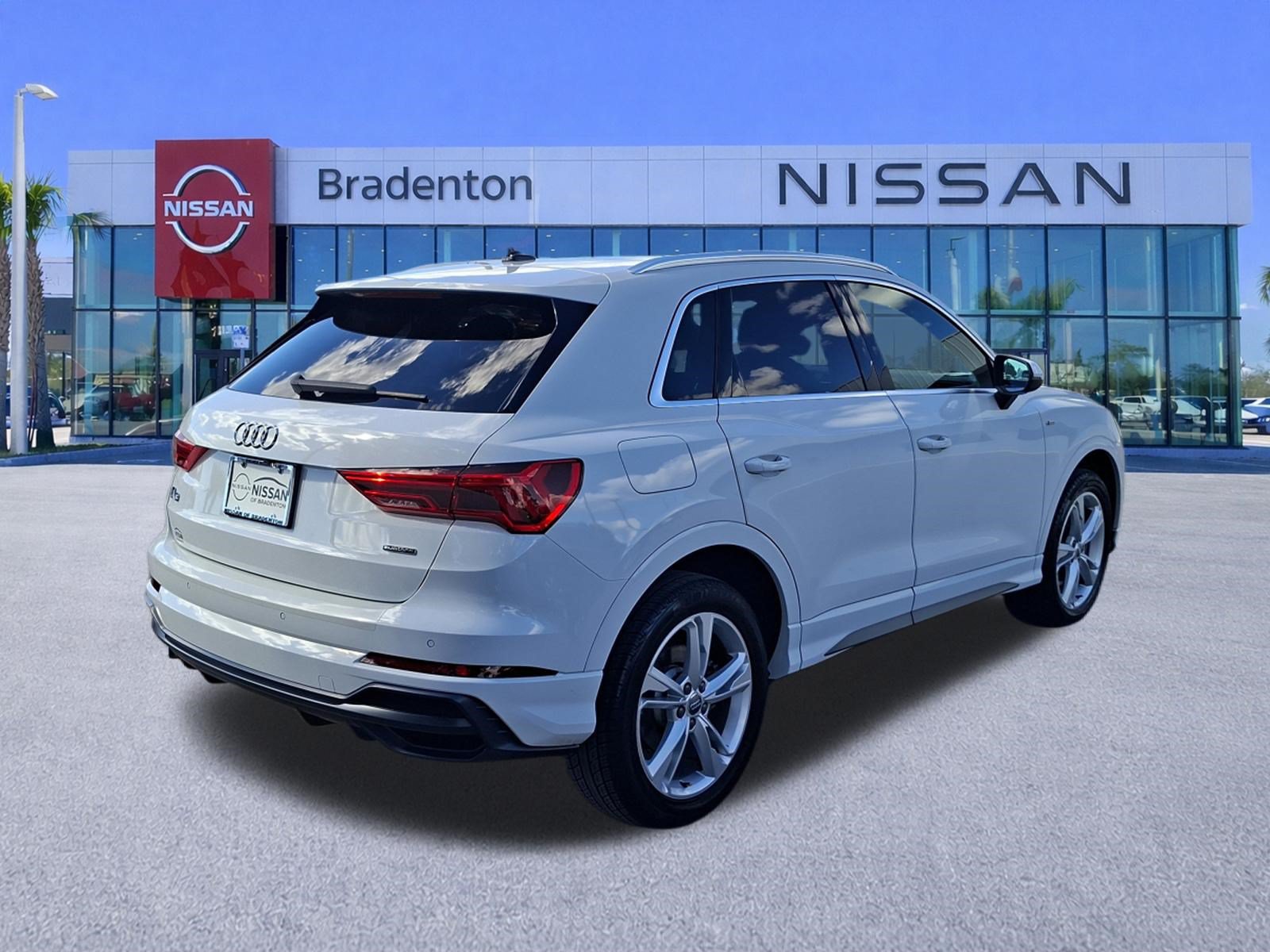Used 2020 Audi Q3 2.0T Premium Plus w/ Premium Plus Package AWD/4WD image 5