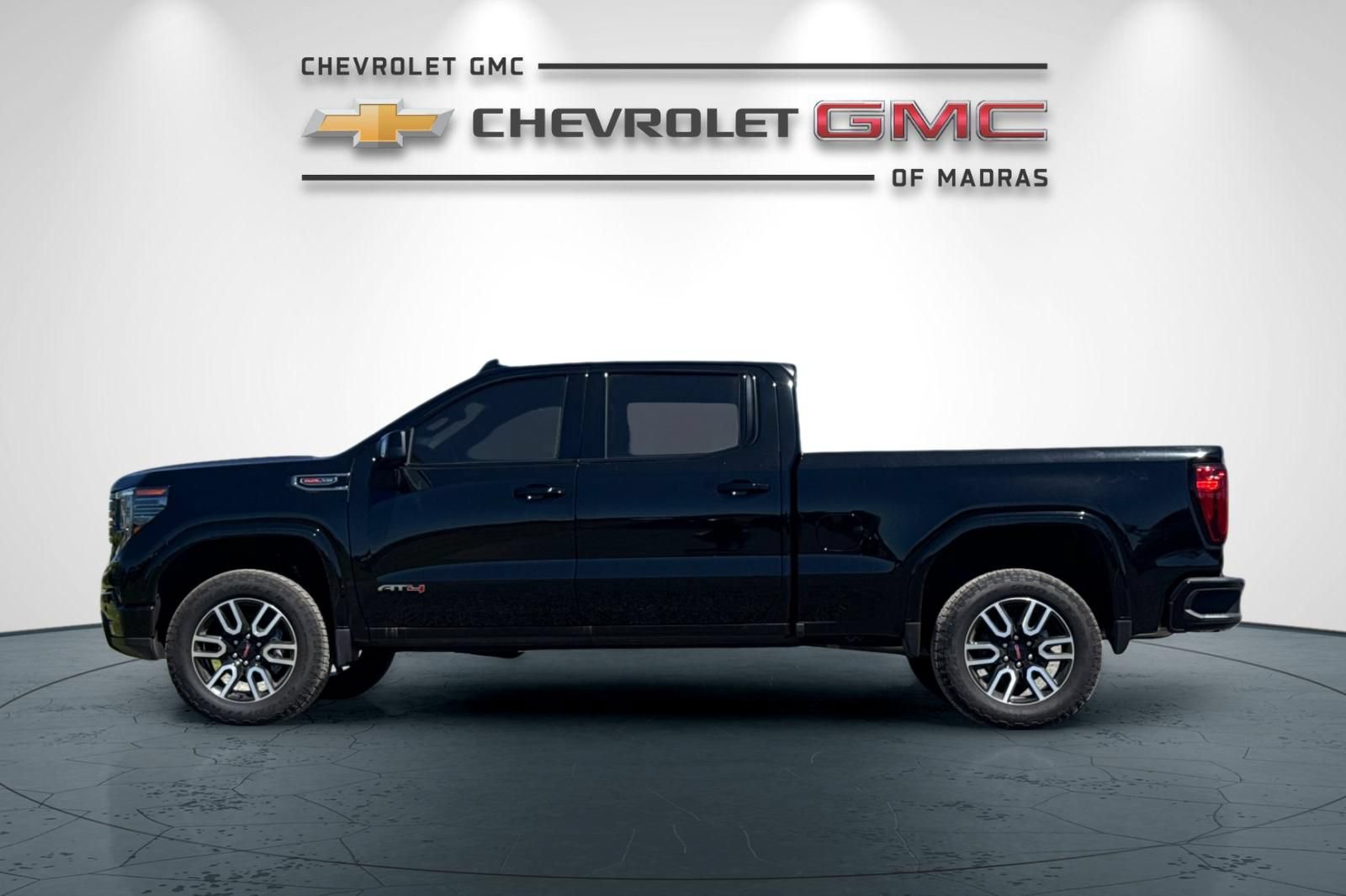 Used 2026 GMC Sierra 1500 AT4 w/ AT4 Premium Package AWD/4WD image 6