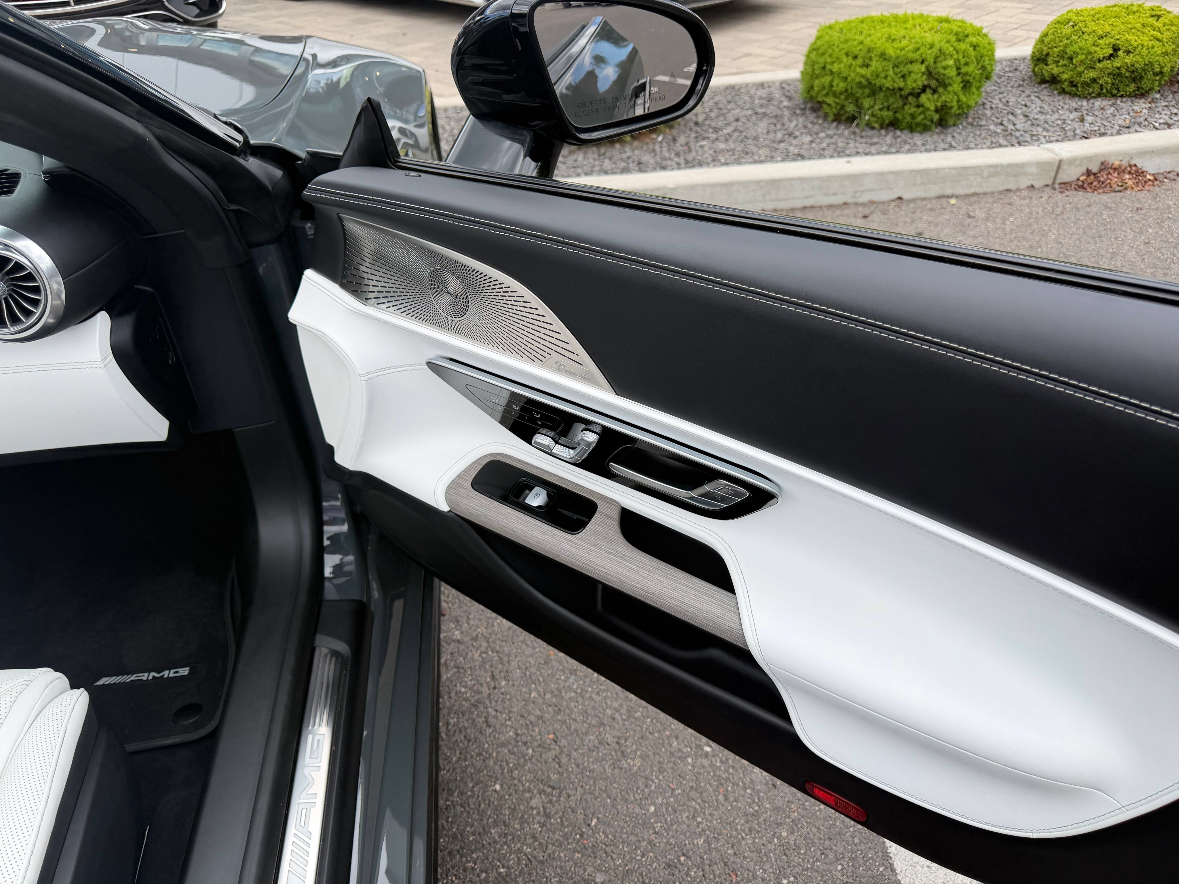 Used 2026 Mercedes-Benz SL 63 AMG 4MATIC image 12