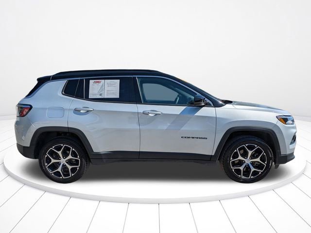 Used 2024 Jeep Compass Limited video 3
