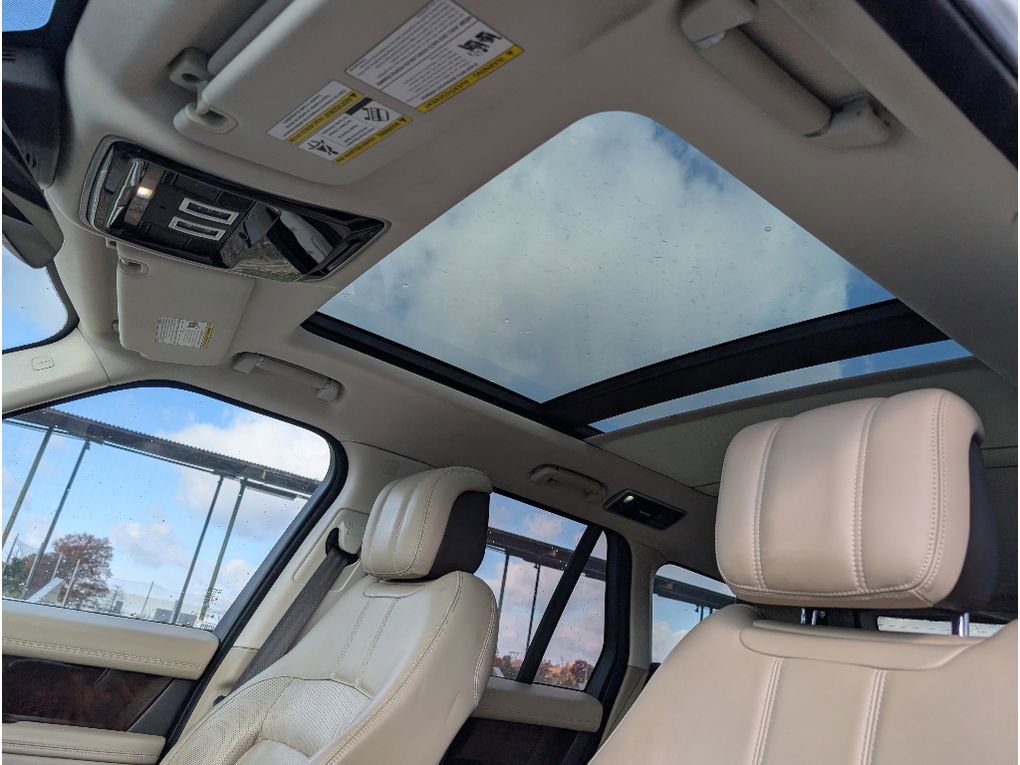 Used 2019 Land Rover Range Rover HSE image 15