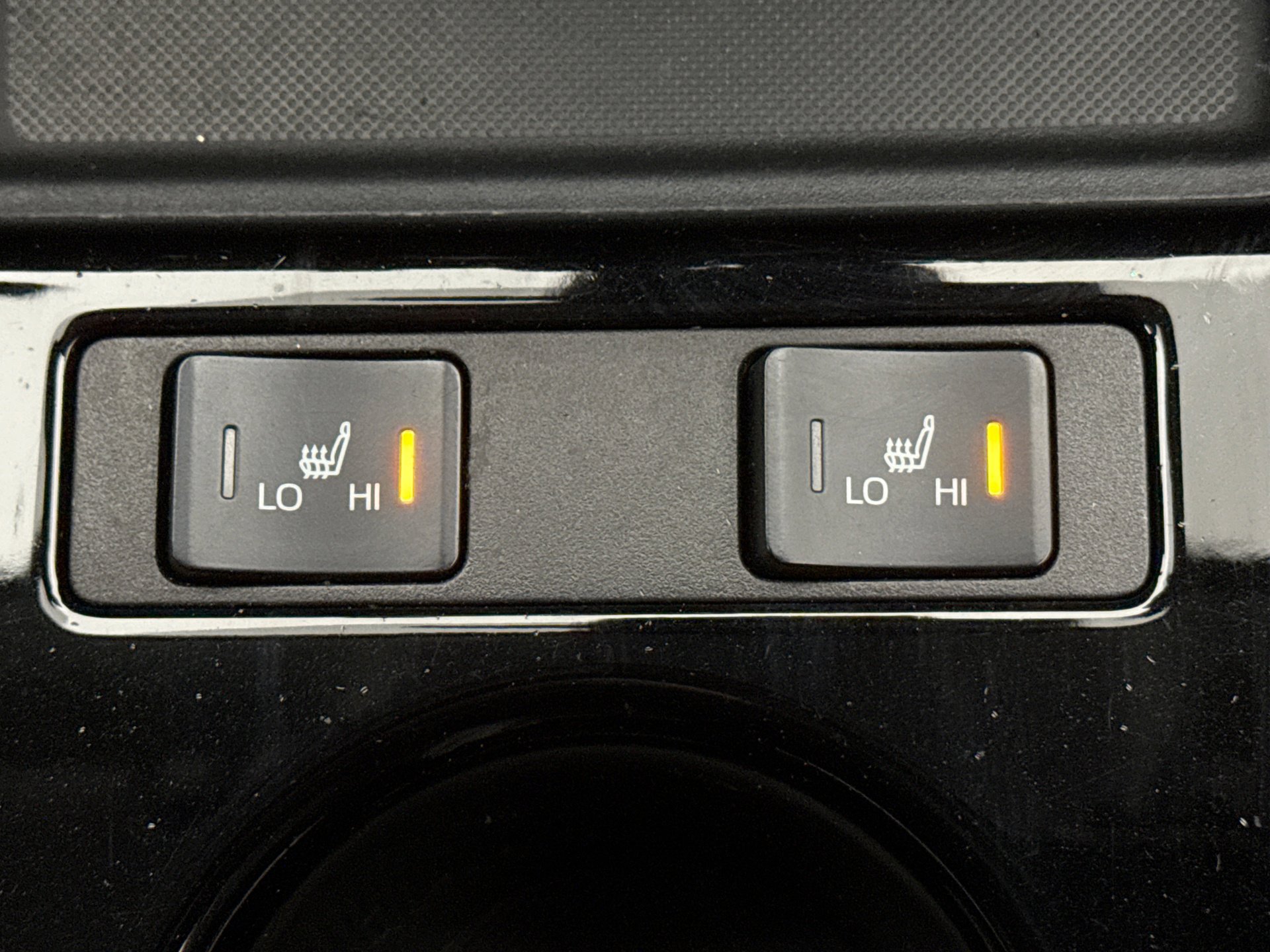 Used 2022 Toyota Prius Prime LE image 18