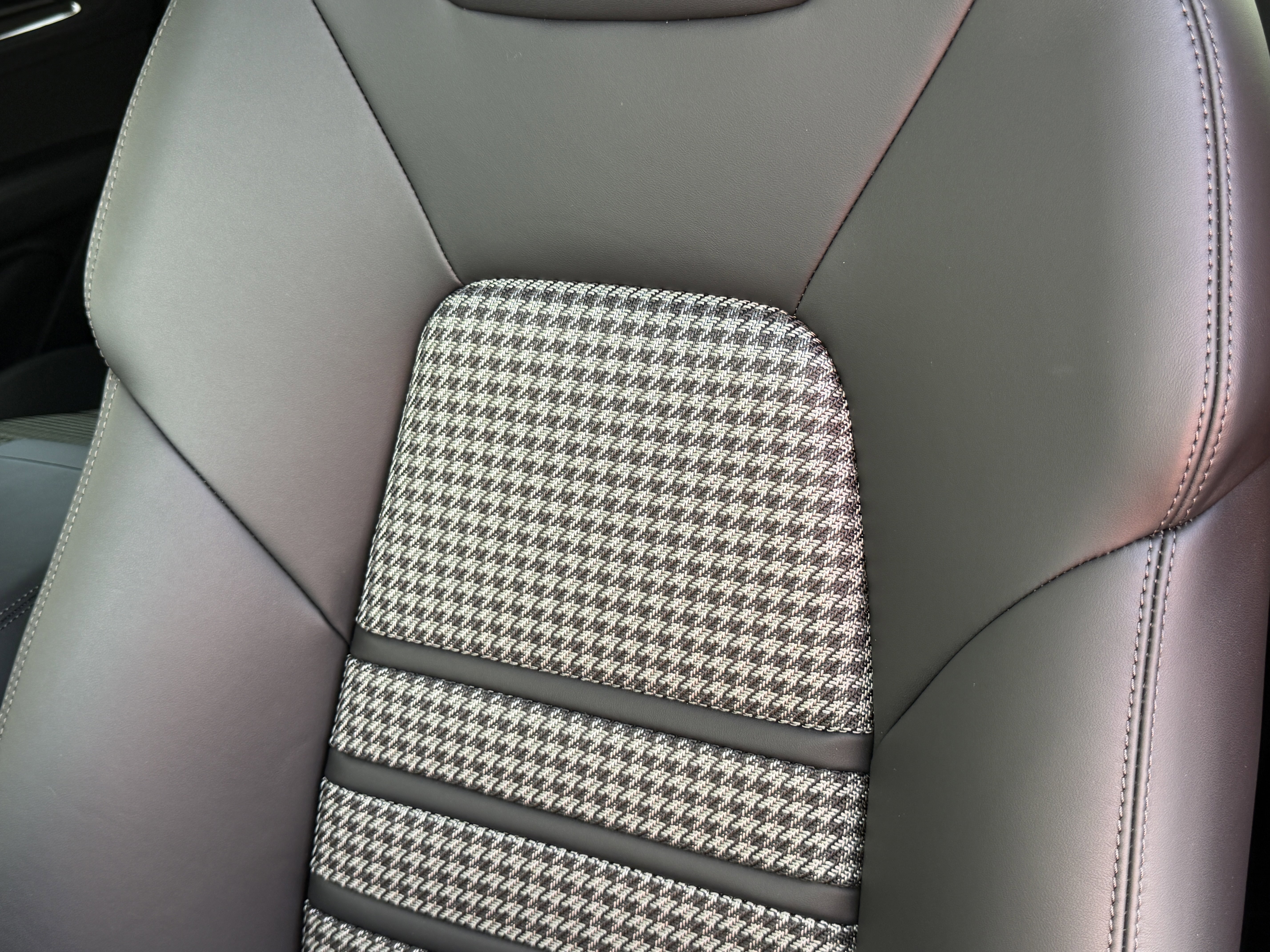 New 2026 Porsche Cayenne GTS image 5