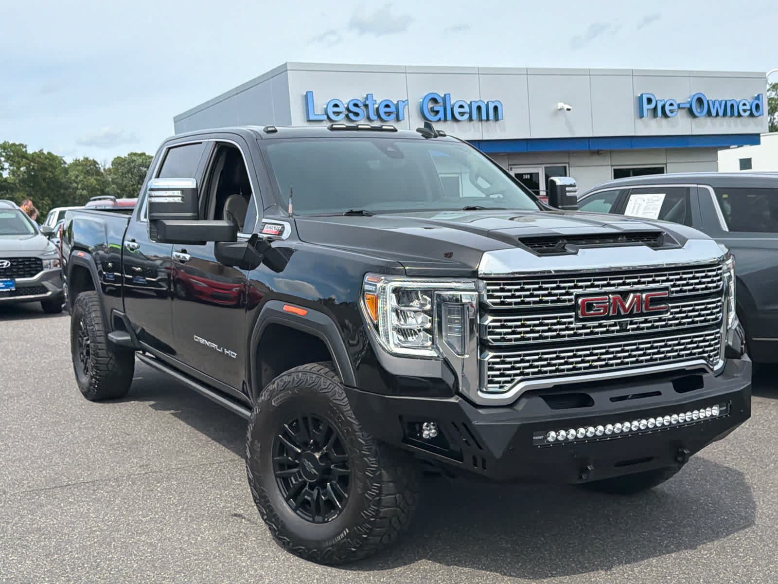 Certified 2023 GMC Sierra 3500 Denali w/ Denali Black Diamond Edition AWD/4WD image 35