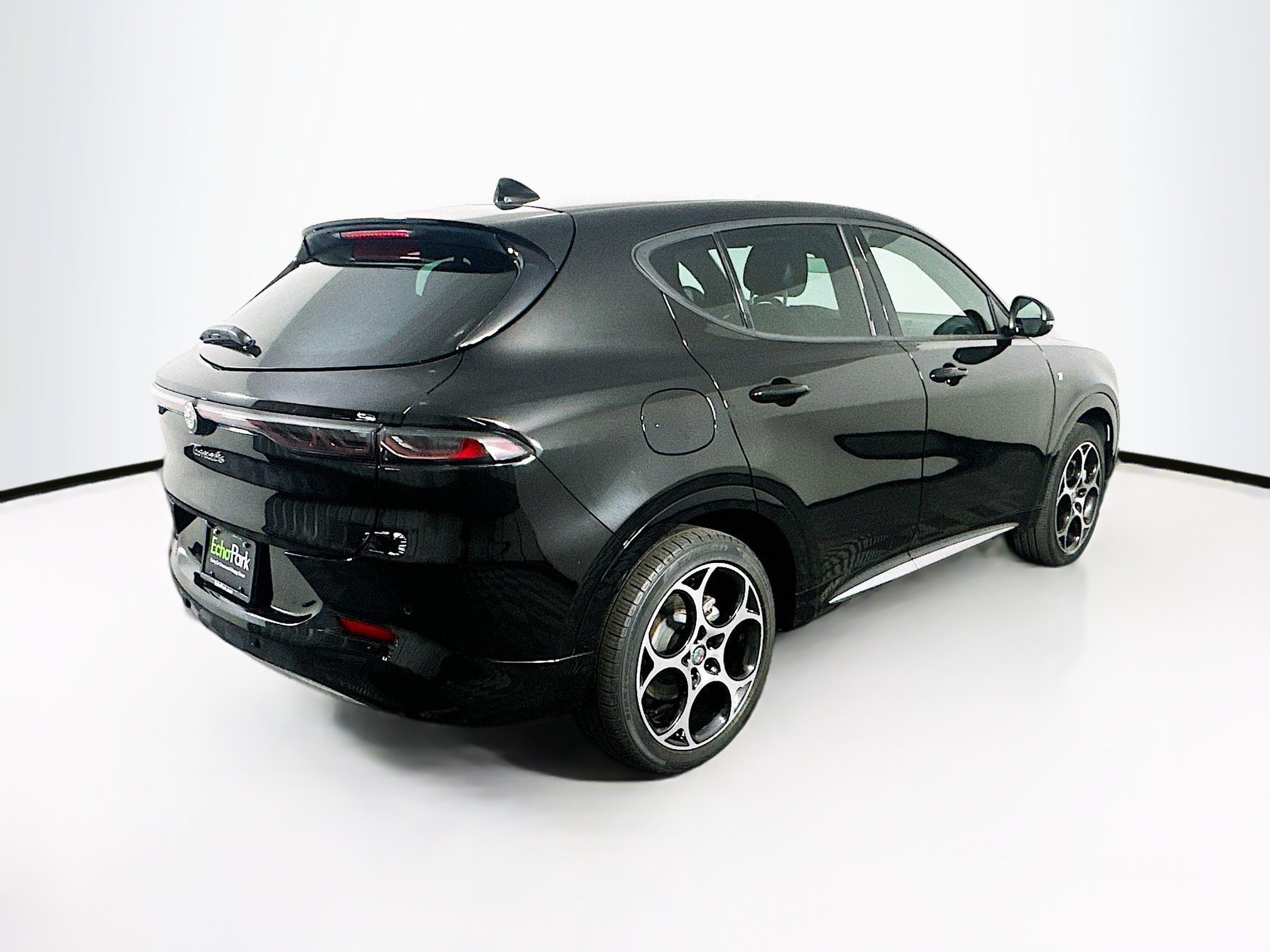 Used 2024 Alfa Romeo Tonale Ti w/ Premium Interior Package AWD/4WD image 9