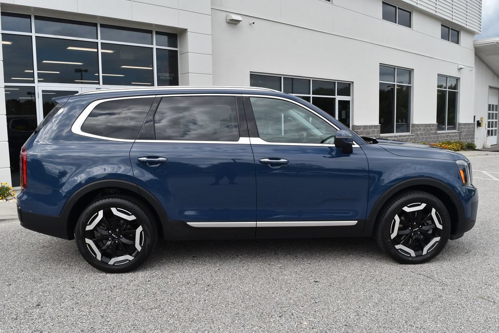 Used 2025 Kia Telluride S AWD/4WD image 2