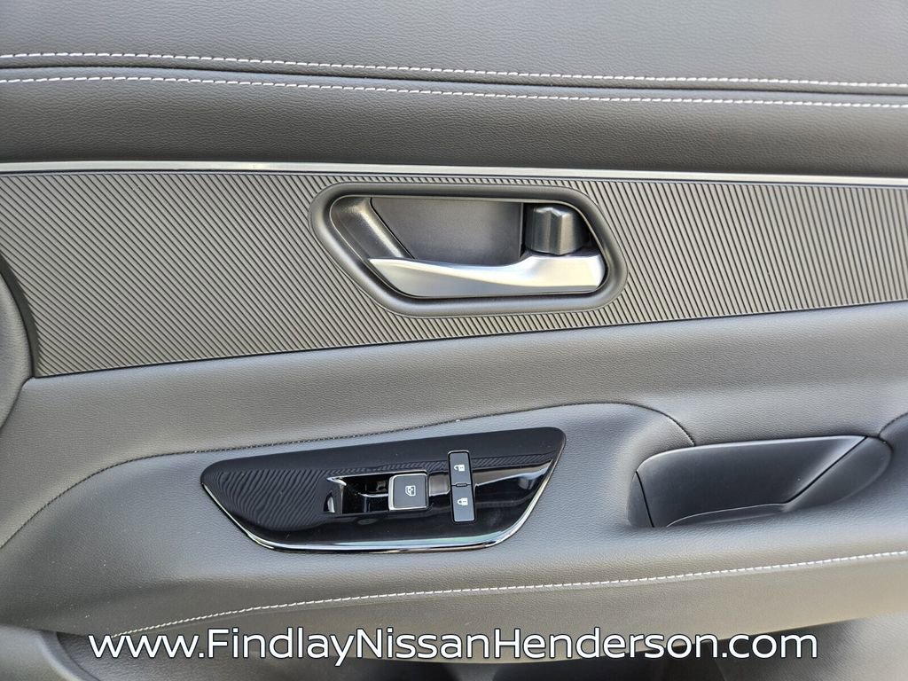 Used 2025 Nissan Murano SV image 18