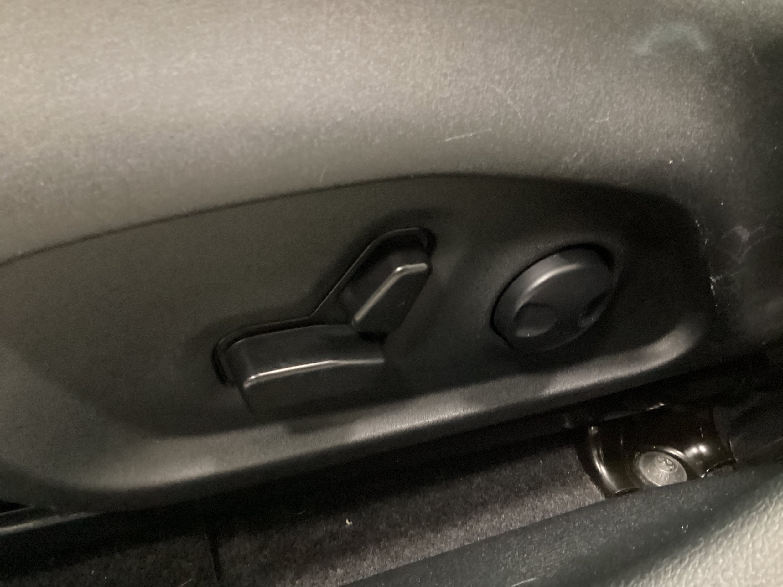 Used 2024 Jeep Compass Latitude w/ Sun and Sound Group AWD/4WD image 15