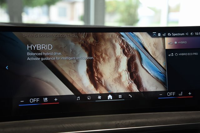 New 2026 BMW X5 xDrive50e w/ Executive Package image 31