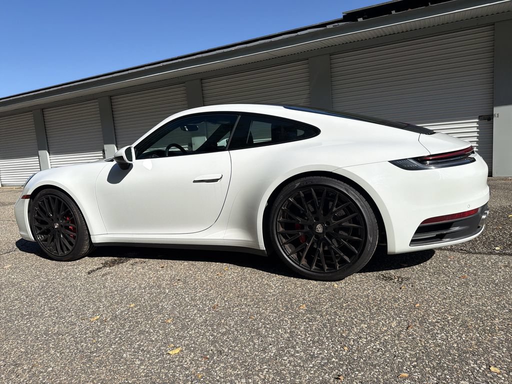 Used 2022 Porsche 911 Carrera 4S AWD/4WD image 2