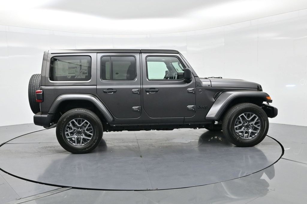 New 2025 Jeep Wrangler Unlimited Sahara w/ Safety Group AWD/4WD image 3