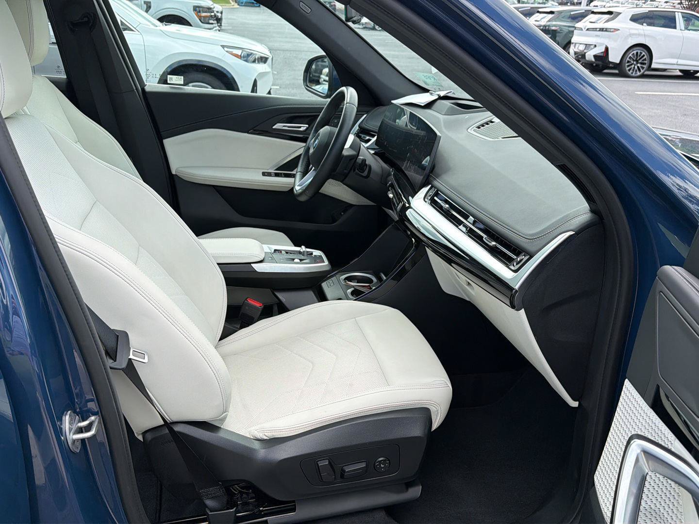 Used 2026 BMW X1 xDrive28i w/ Technology Package AWD/4WD image 13