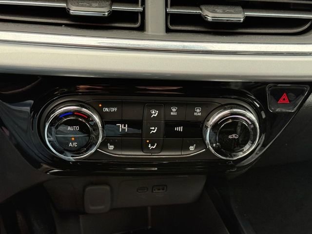 Used 2025 Chevrolet Trax LT w/ Driver Confidence Package image 22