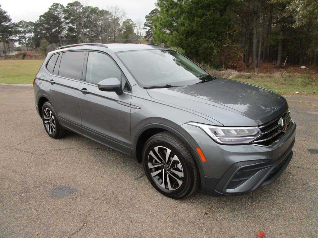 Used 2024 Volkswagen Tiguan S image 5