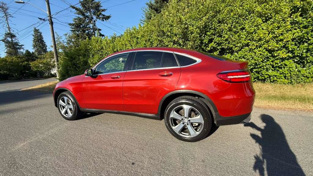 Used 2017 Mercedes-Benz GLC 300 4MATIC Coupe image 13