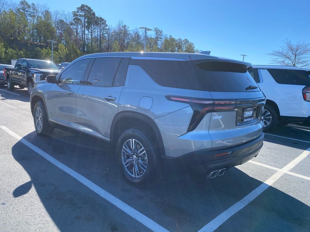 Used 2024 Chevrolet Traverse LS image 5