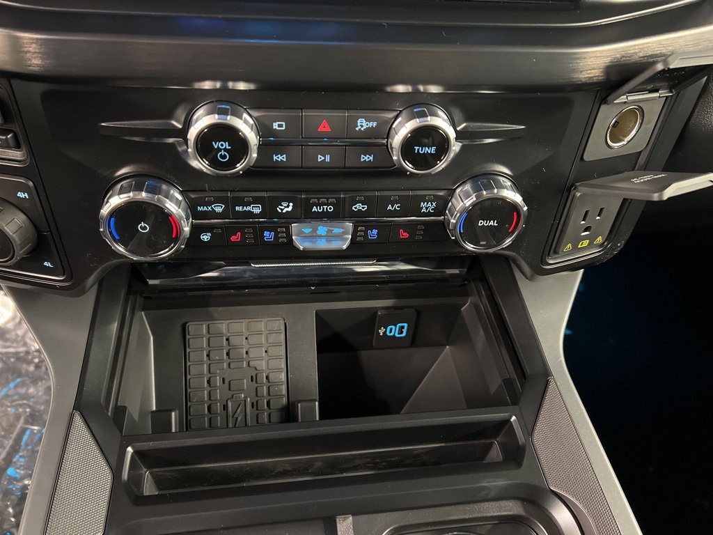 New 2026 Ford F250 Lariat w/ Black Appearance Package image 13