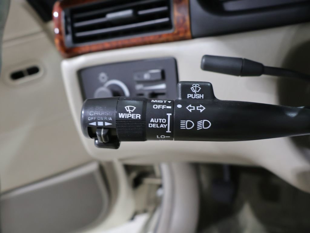 Used 2002 Cadillac Eldorado Collector's Edition image 29