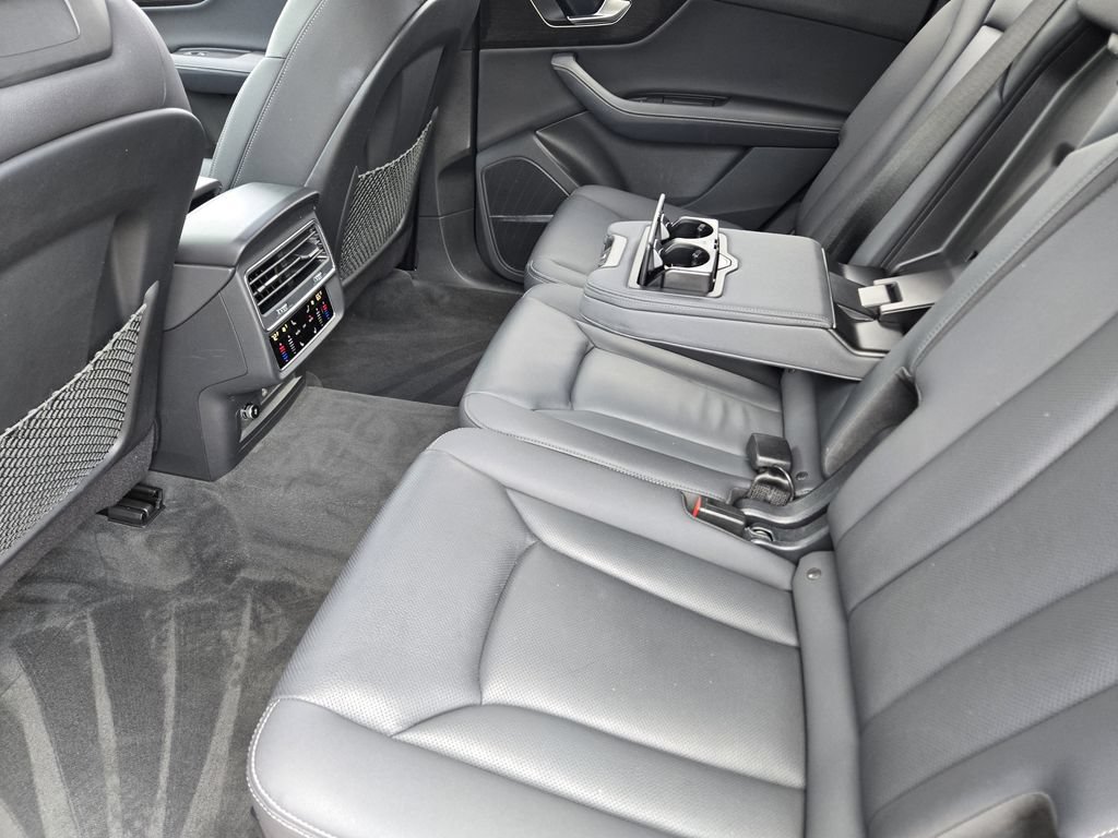 Certified 2025 Audi Q7 2.0T Premium Plus w/ Premium Plus Package AWD/4WD image 40