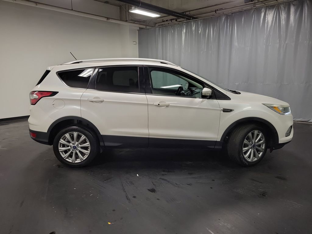 Used 2018 Ford Escape Titanium image 10
