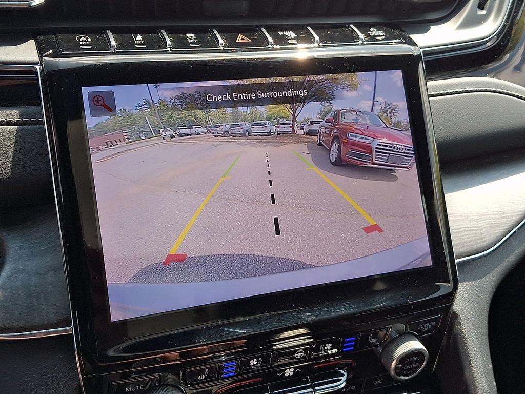 Used 2023 Jeep Grand Cherokee L Overland w/ Luxury Tech Group IV AWD/4WD image 19
