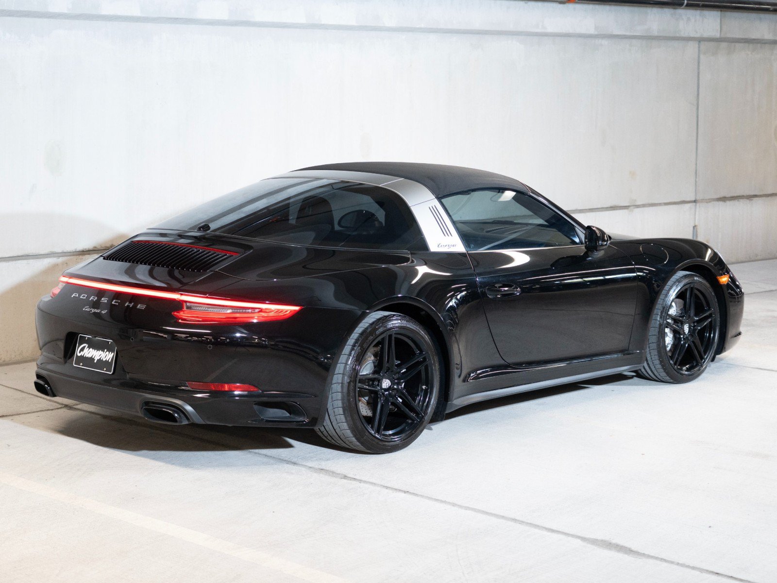 Certified 2018 Porsche 911 Targa 4 AWD/4WD image 9