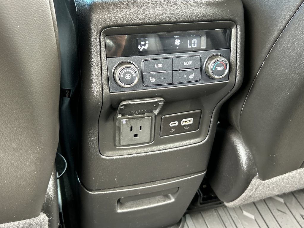 Used 2020 GMC Acadia Denali w/ Technology Package AWD/4WD image 20