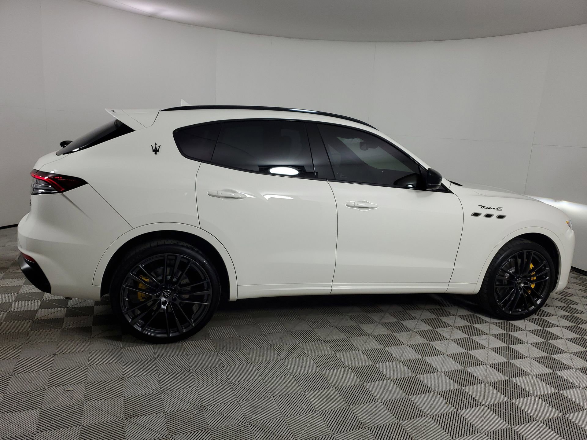 Used 2023 Maserati Levante Modena S image 12