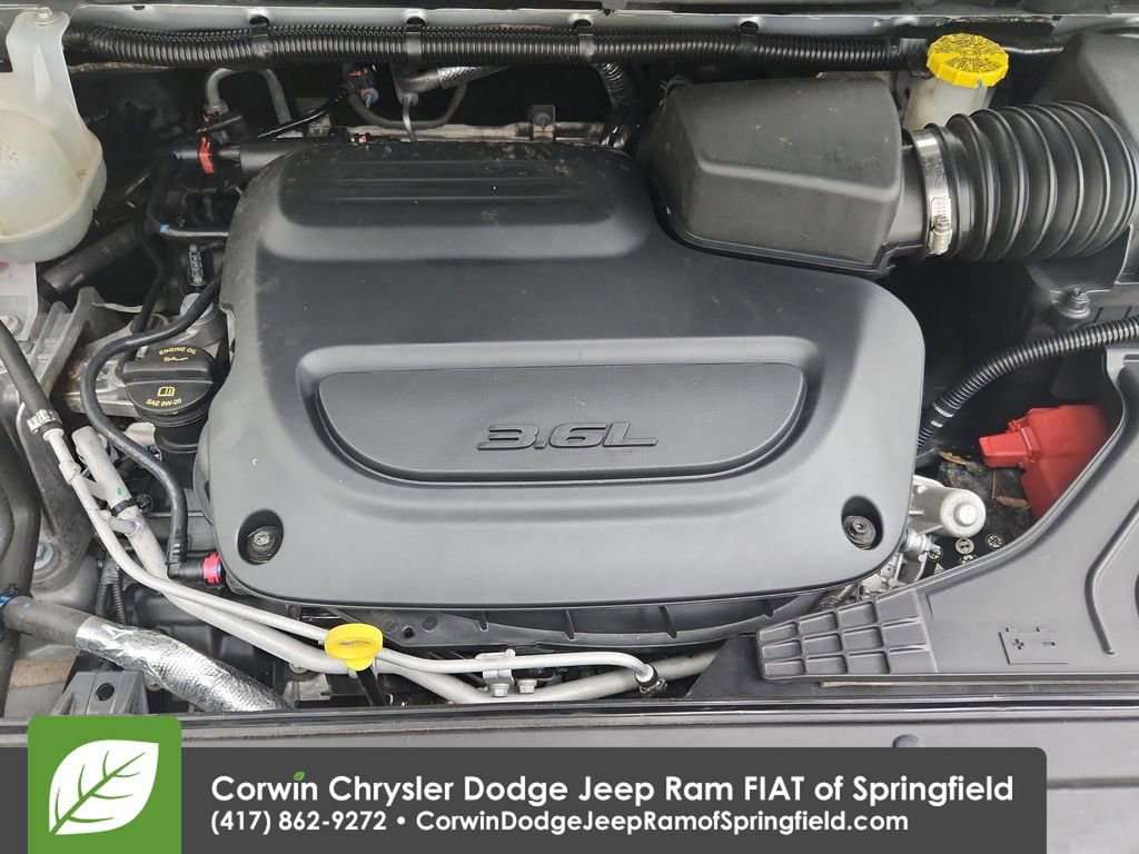 Certified 2024 Chrysler Pacifica Touring-L image 35