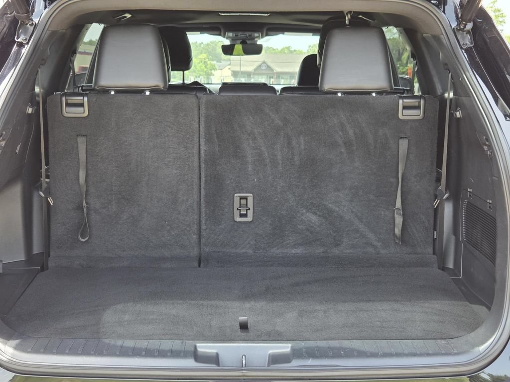 Used 2022 Toyota Highlander XSE FWD image 8