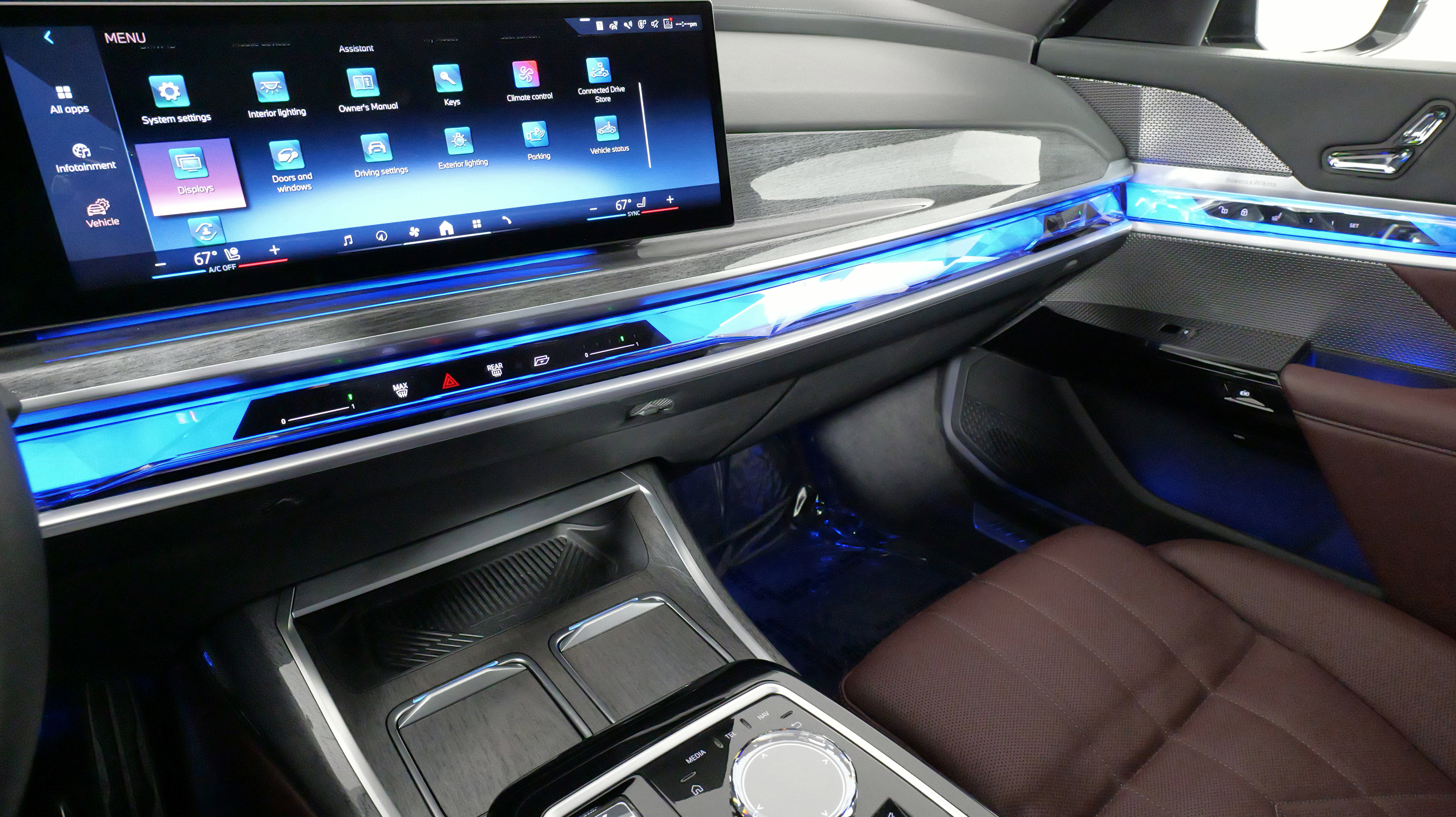 Used 2023 BMW 760i xDrive image 44