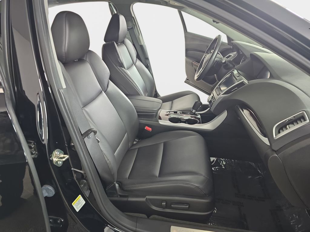 Used 2017 Acura TLX image 10
