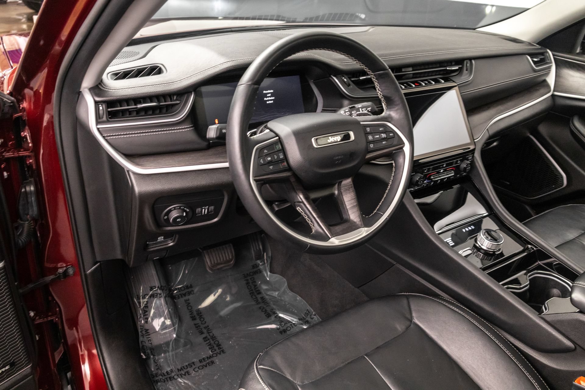 Used 2022 Jeep Grand Cherokee L Limited AWD/4WD image 5