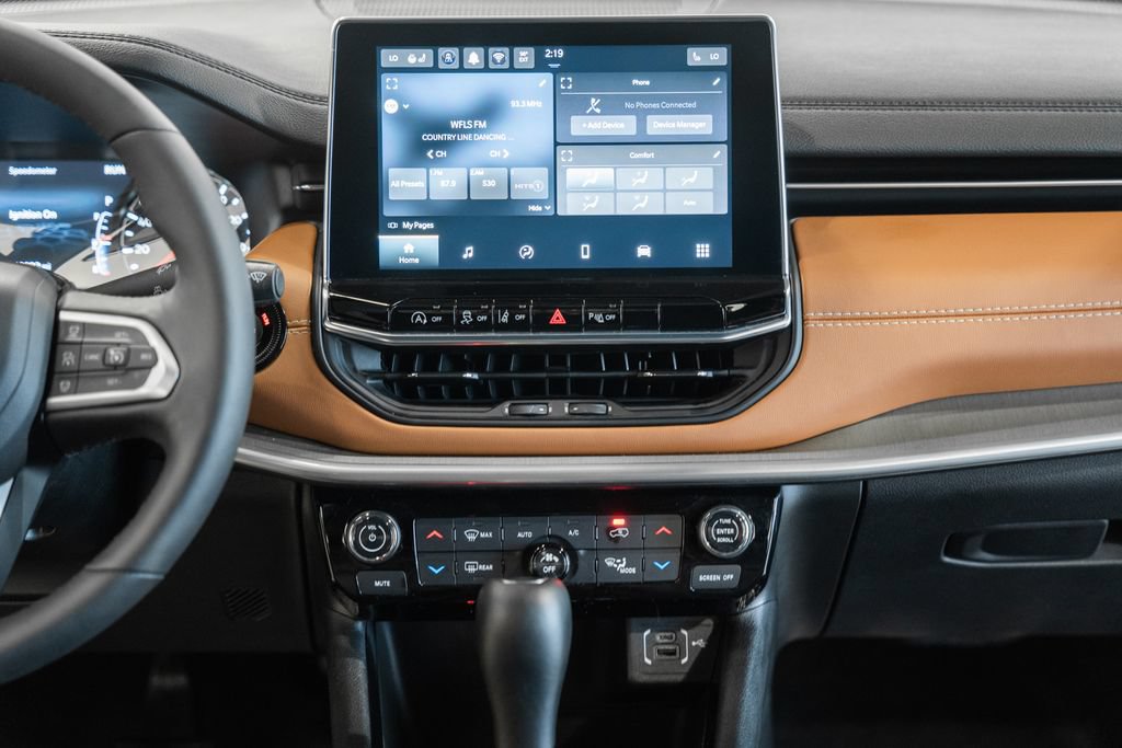 Certified 2025 Jeep Compass Limited AWD/4WD image 22