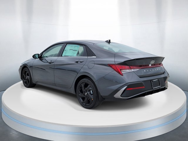 New 2026 Hyundai Elantra SEL Sport Premium FWD image 3