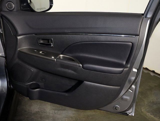 Used 2025 Mitsubishi Outlander Sport SE image 30