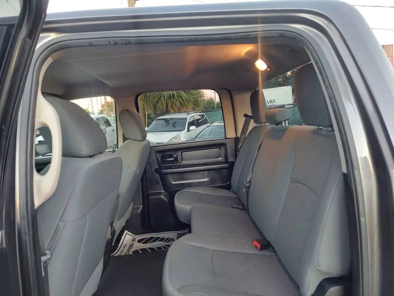 Used 2014 RAM 3500 Tradesman w/ Chrome Appearance Group image 16