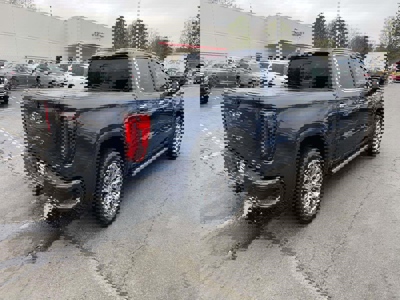 Used 2022 GMC Sierra 1500 Denali w/ Denali Reserve Package image 8