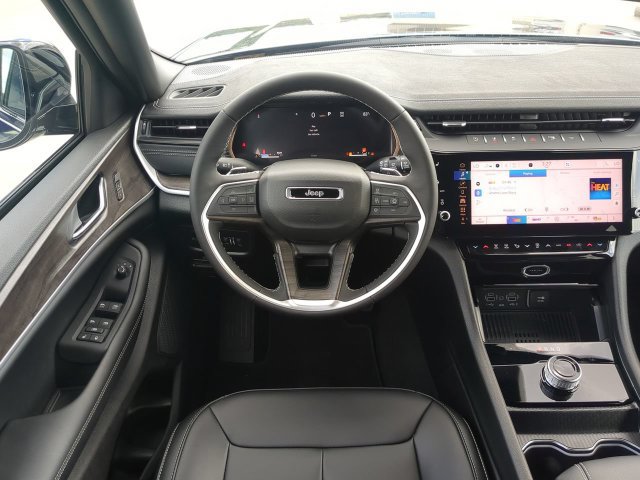 New 2027 Jeep Grand Cherokee L Limited RWD image 19
